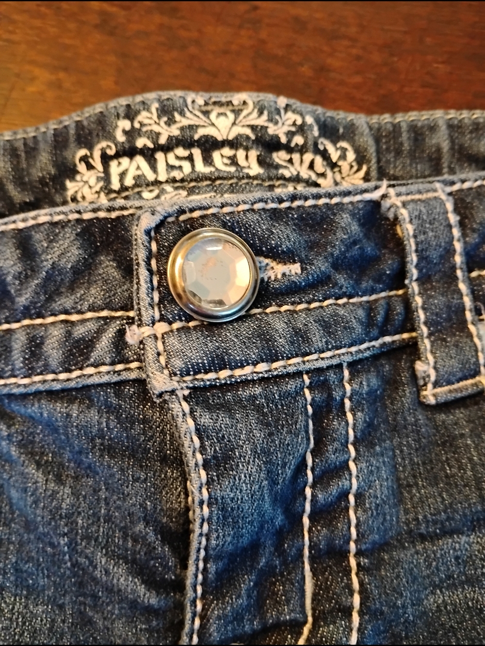 Paisley‎ Sky Light Indigo Denim Shorts Bedazzled Buttons - Picture 4 of 8